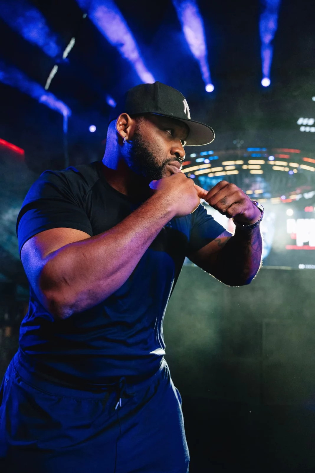 jarrell-miller-shadow-boxing-fontainebleau-las-vegas-1068x1602.jpg_��ͼ��.jpg