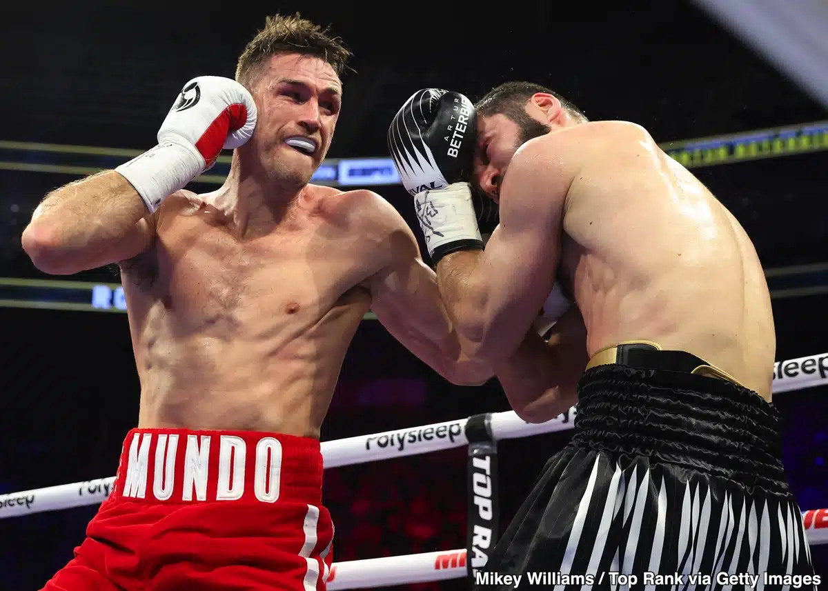 Artur-Beterbiev-vs-Callum-Smith_action7_001.jpg_��ͼ��.jpg