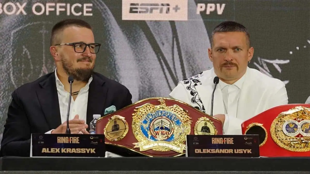 Alexander-Krassyuk-and-Oleksandr-Usyk-Saudi_��ͼ��.jpg