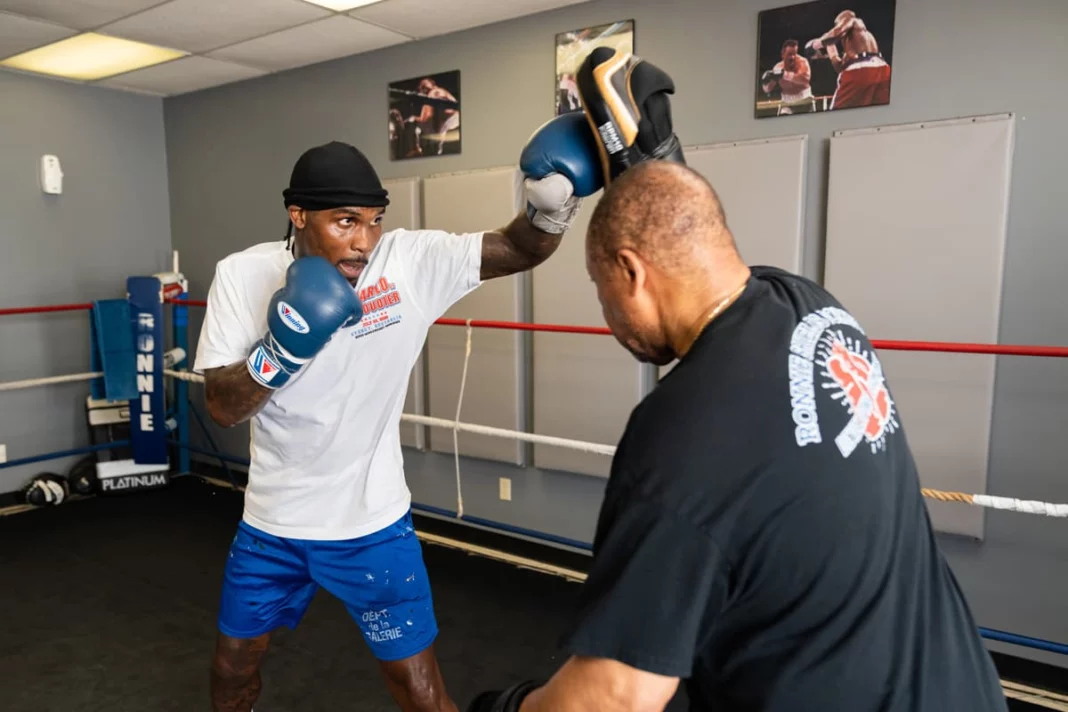 jermall-charlo-mitt-work-1068x712.jpg_��ͼ��.jpg