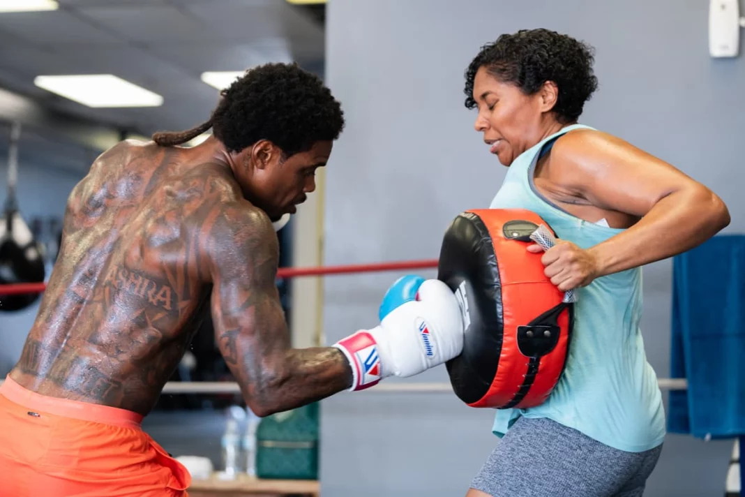 errol-spence-jr-pad-work-1068x712.jpg_��ͼ��.jpg