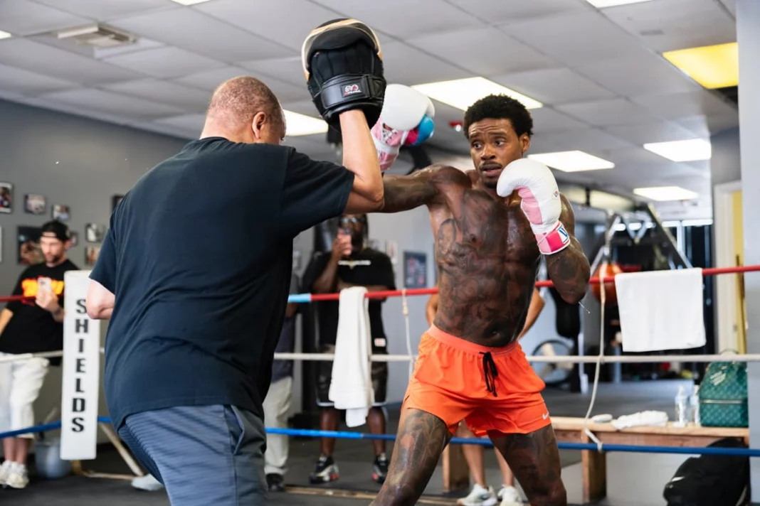 errol-spence-jr-mitt-work-1068x712.jpg_��ͼ��.jpg