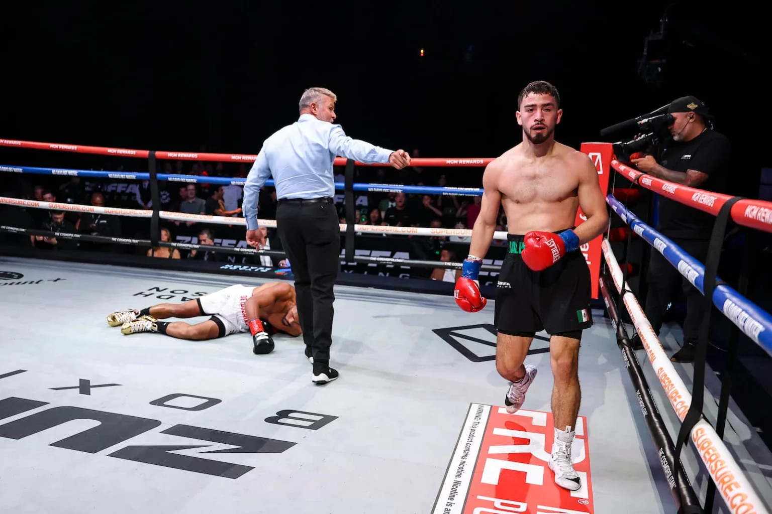 jose-valenzuela-vs-edwin-de-los-santos-knockdown-1536x1024.jpg_��ͼ��.jpg