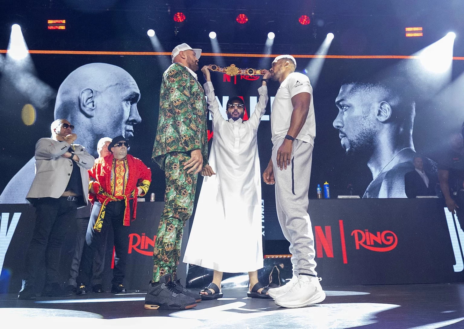 tyson-fury-vs-anthony-joshua-faceoff-turki-alalshikh-1536x1090.jpg_��ͼ��.jpg