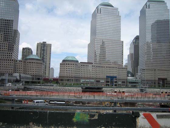 ��ײ�ٵ�ŦԼ��ó��¥��ַһ���½����������ػ�